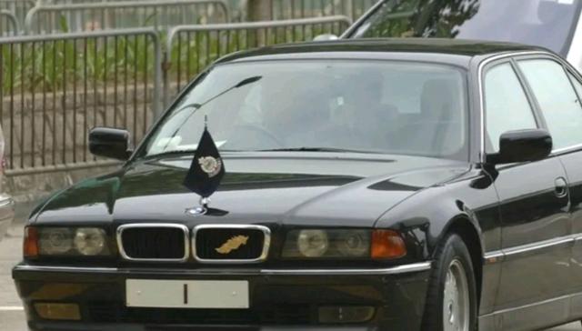 香港的1號車,百萬級V8寶馬,開到哪都有人合影,車牌號無價-有駕 香港的1號車,百萬級V8寶馬,開到哪都有人合影,車牌號無價-有駕