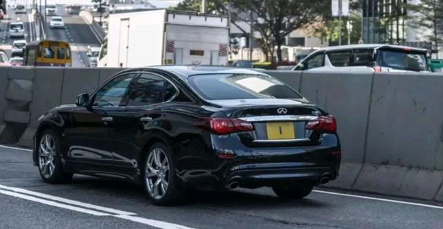 香港的1號車,百萬級V8寶馬,開到哪都有人合影,車牌號無價-有駕 香港的1號車,百萬級V8寶馬,開到哪都有人合影,車牌號無價-有駕