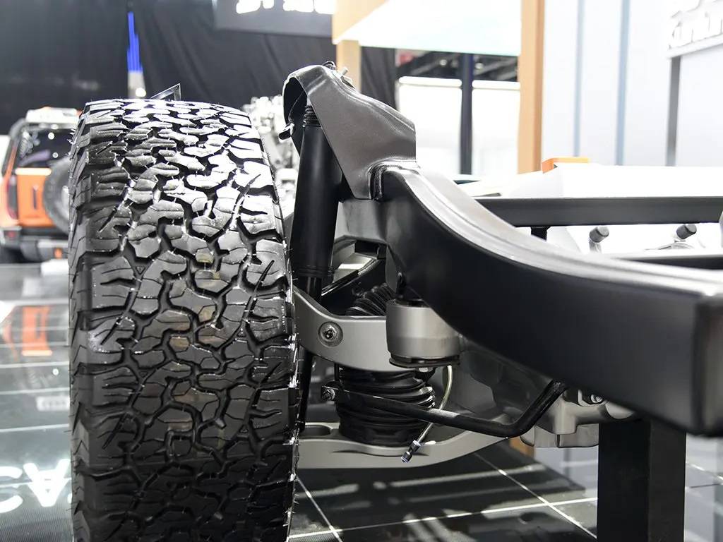 奇瑞解耦四驅來了,非承載車身+2.0T插混,配三把鎖,續航1400km