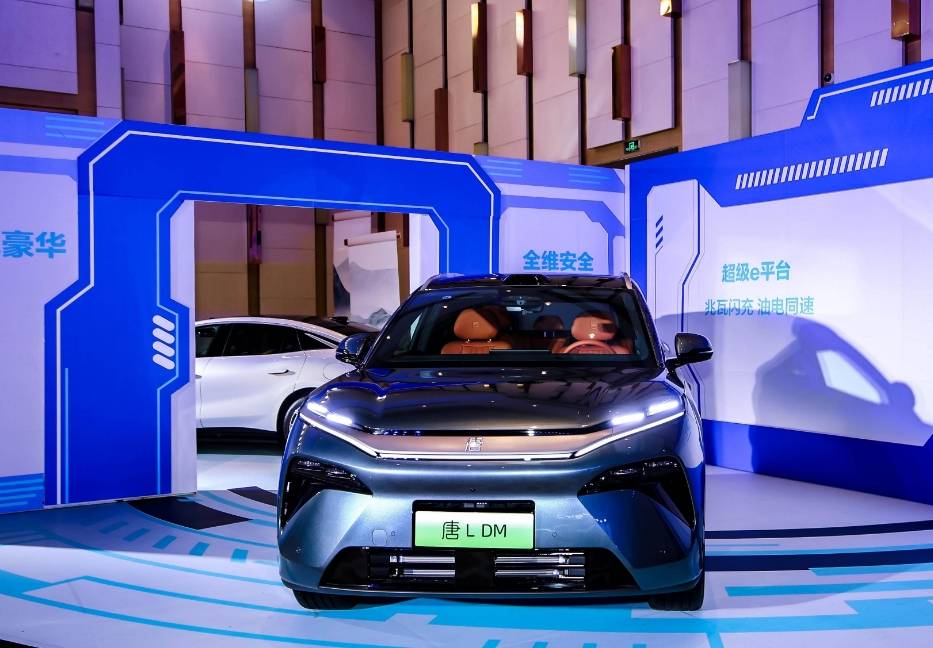 兆瓦閃充+2秒級加速,比亞迪漢L、唐L廣州上市,售價20.98萬起!