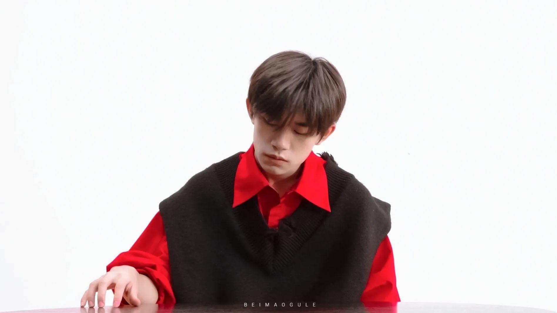 王源給易烊千璽演唱會送花籃