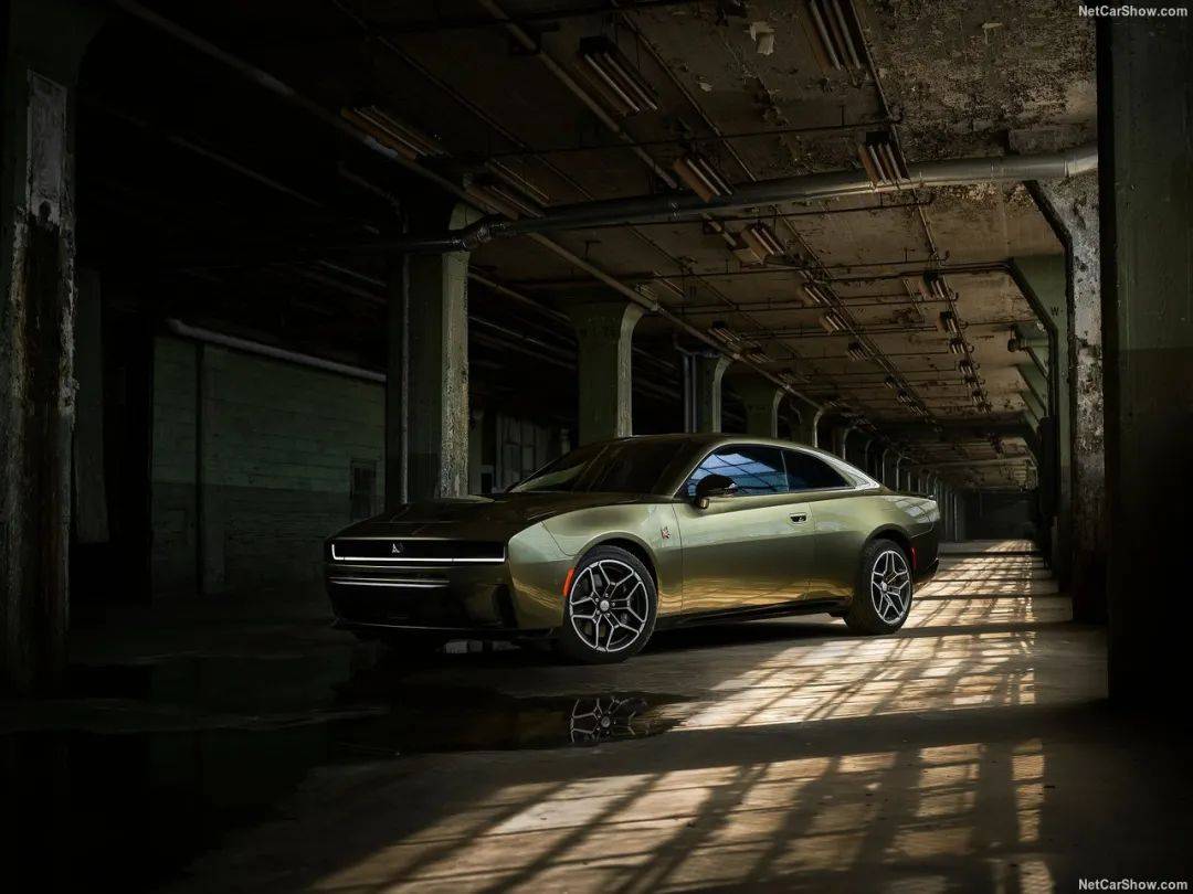 全新“技術流”四驅道奇Charger Scat Pack發布,雙渦輪直六替代V8,信仰沒了