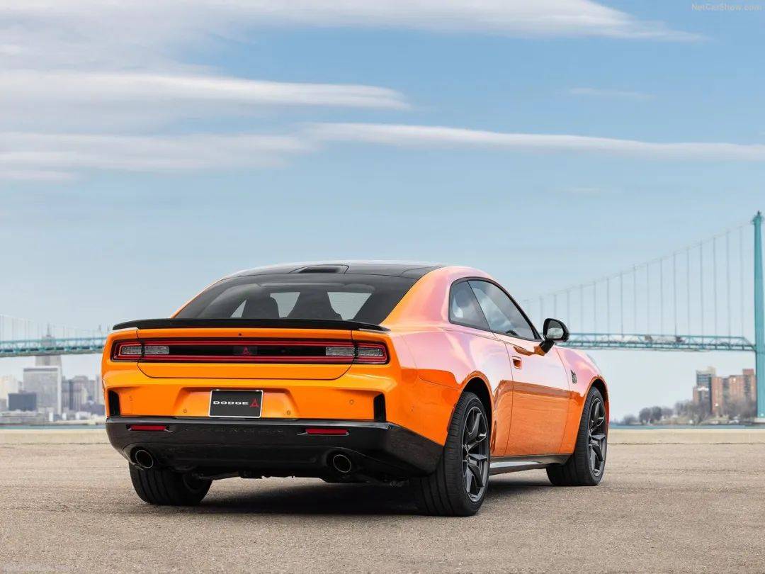 全新“技術流”四驅道奇Charger Scat Pack發布,雙渦輪直六替代V8,信仰沒了