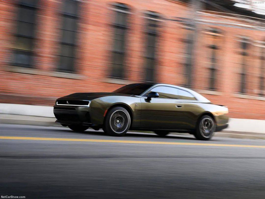 全新“技術流”四驅道奇Charger Scat Pack發布,雙渦輪直六替代V8,信仰沒了