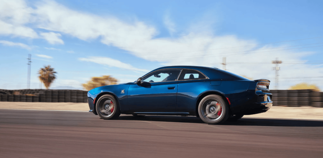 全新“技術流”四驅道奇Charger Scat Pack發布,雙渦輪直六替代V8,信仰沒了