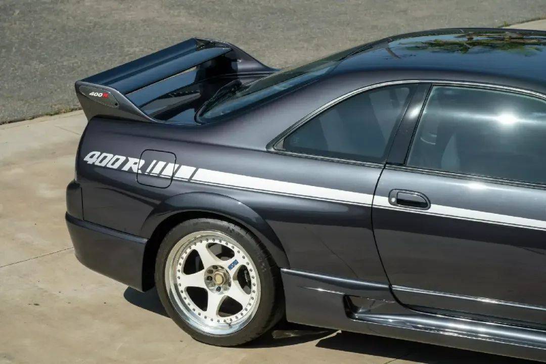 100萬美元,這臺很新的日產Skyline GT-R R33 400R隨時開回家