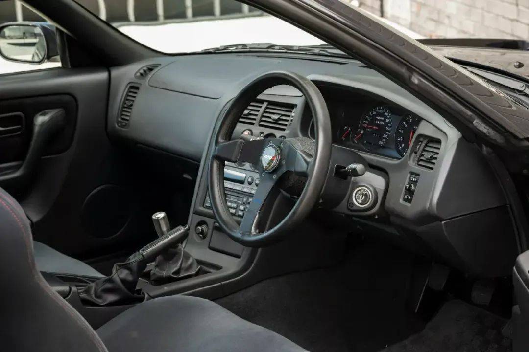 100萬美元,這臺很新的日產Skyline GT-R R33 400R隨時開回家