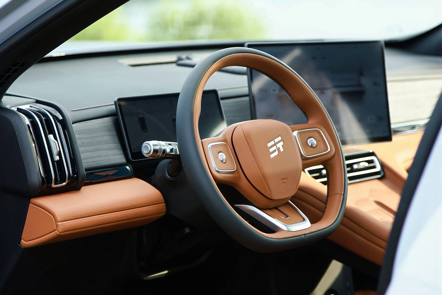 全面升級! 配備電磁懸架的山海L7 PLUS開起來咋樣?